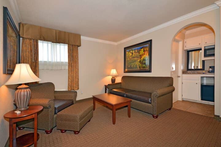 Room 4 of 19