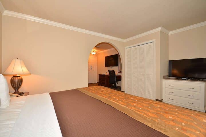 Room 10 of 19