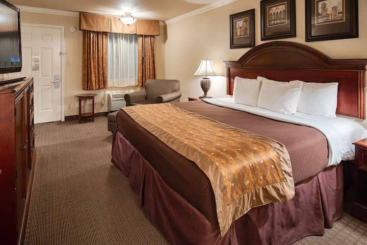Room 7 of 19