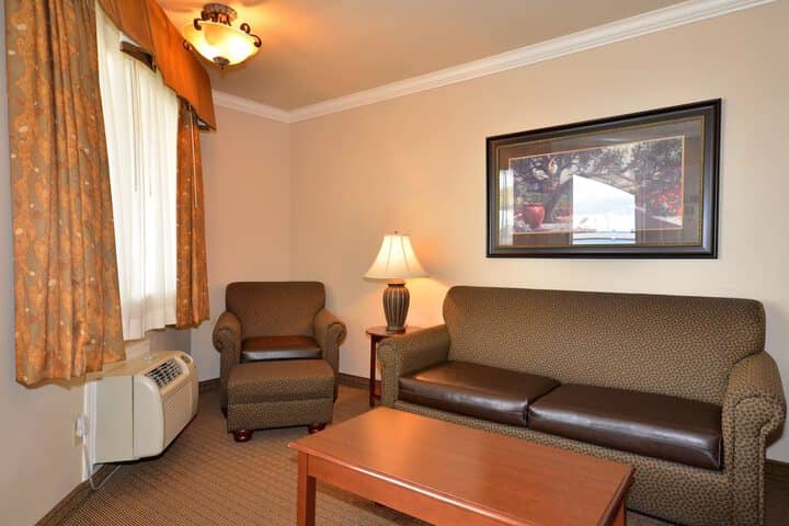 Room 12 of 19